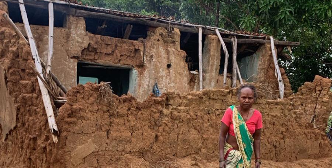 बेमौसम बरसार, आंधी बज्रपात और ओलपात से सेन्हा में मचा कोहराम