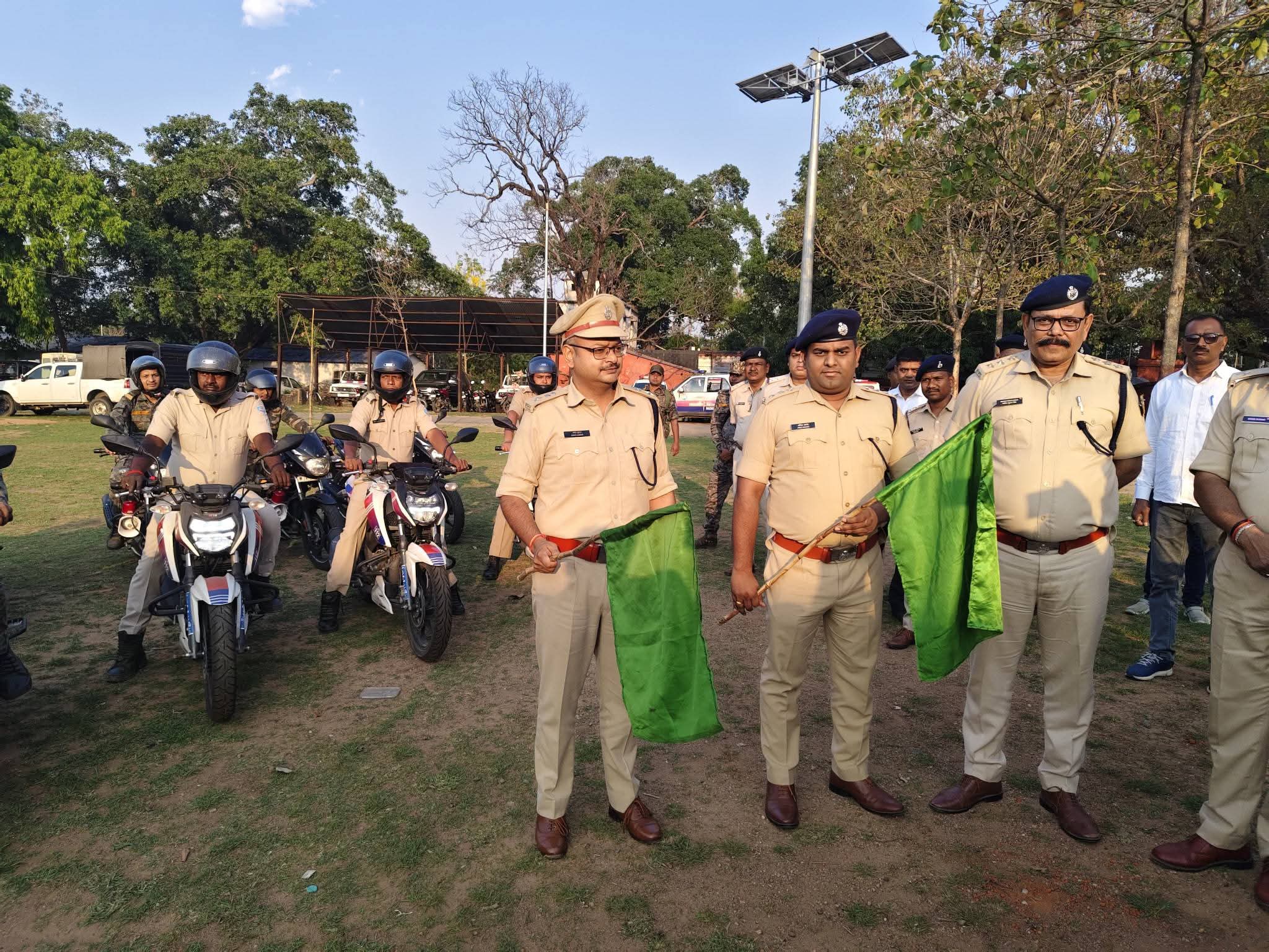 हजारीबाग एसपी ने दिखाई हरी झंडी