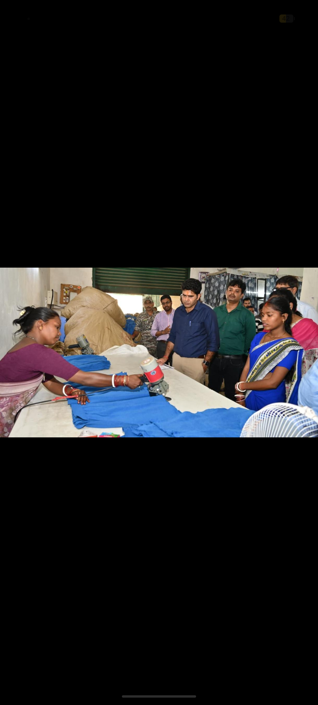 उपायुक्त ने किया स्वेटर उत्पादन केंद्र को उत्पादन बढ़ाने का दिया निर्देश