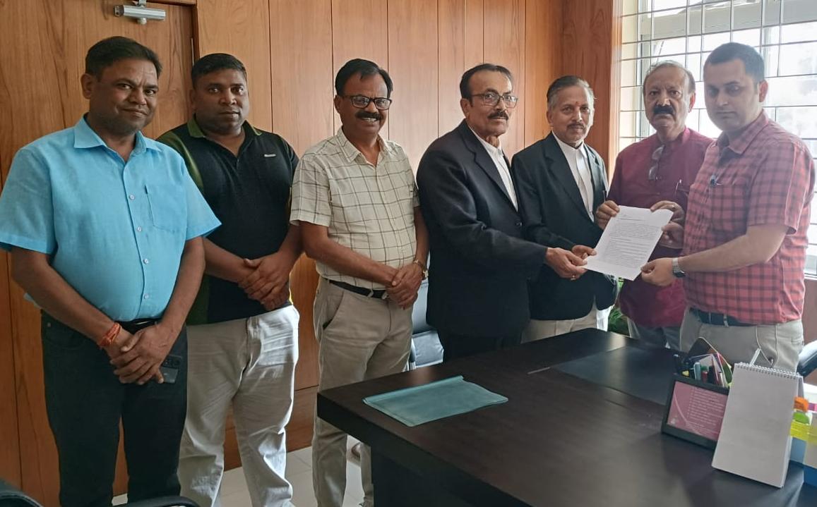 बढ़ती सड़क दुर्घटनाओं पर सिविल सोसाइटी ने प्रशासन को सौंपा ज्ञापन