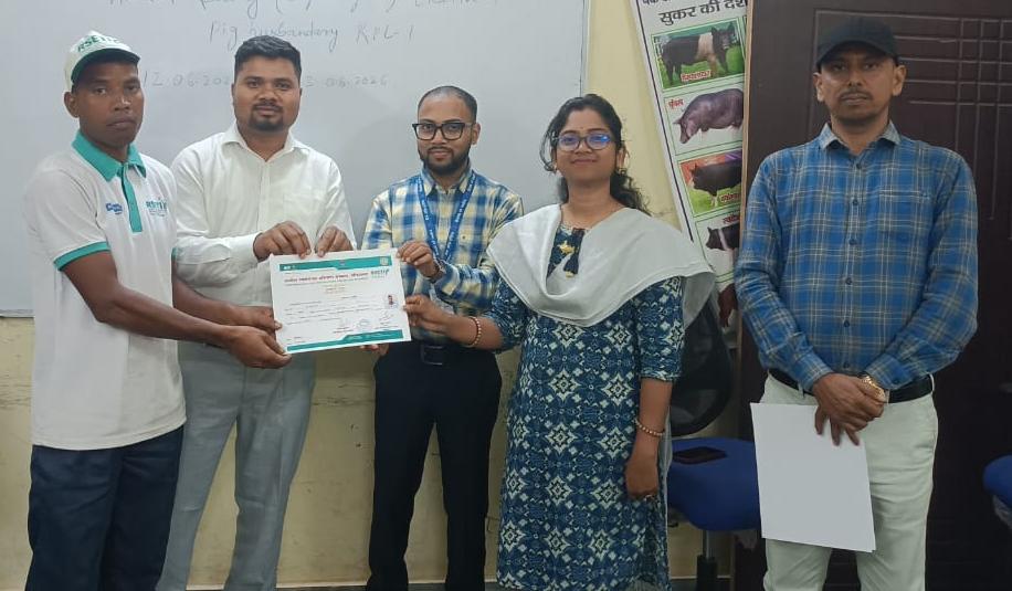 सुकर पालन प्रशिक्षण का सफल समापन, प्रतिभागियों को मिला स्वरोजगार का मार्गदर्शन