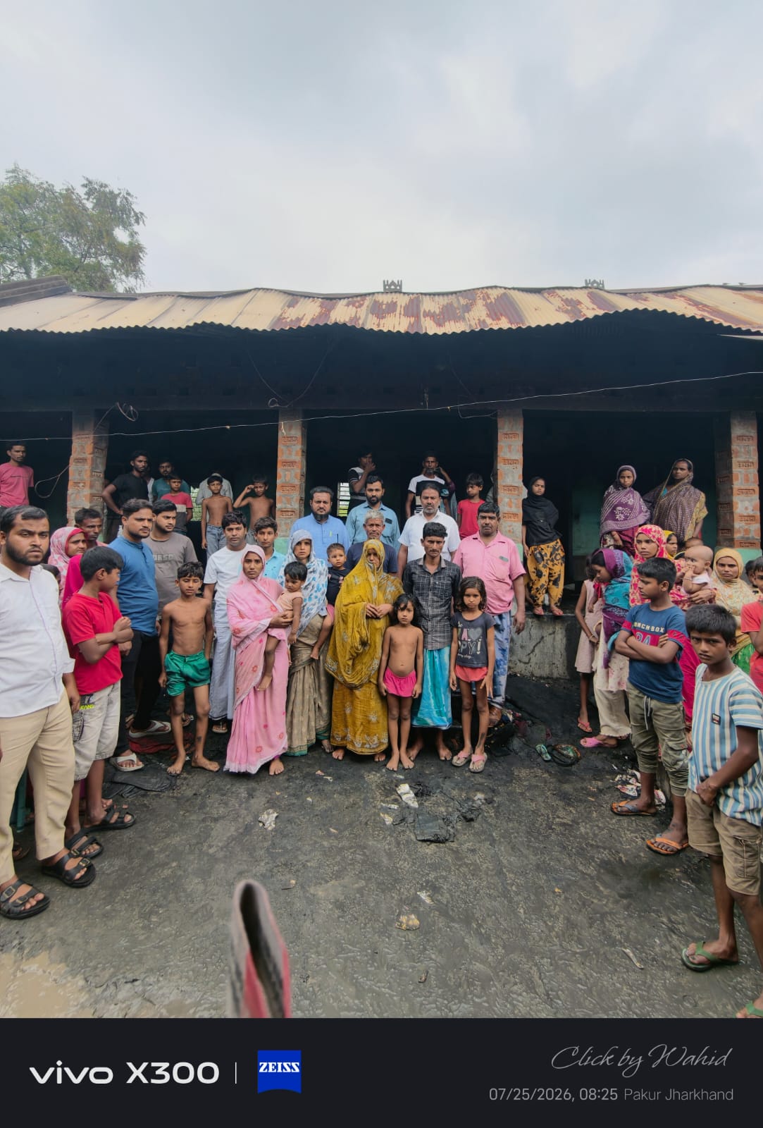 पृथ्वीनगर में भीषण अग्निकांड, लाखों की संपत्ति स्वाहा, अधिवक्ता हक साहब समेत परिवार के कई सदस्य अस्प