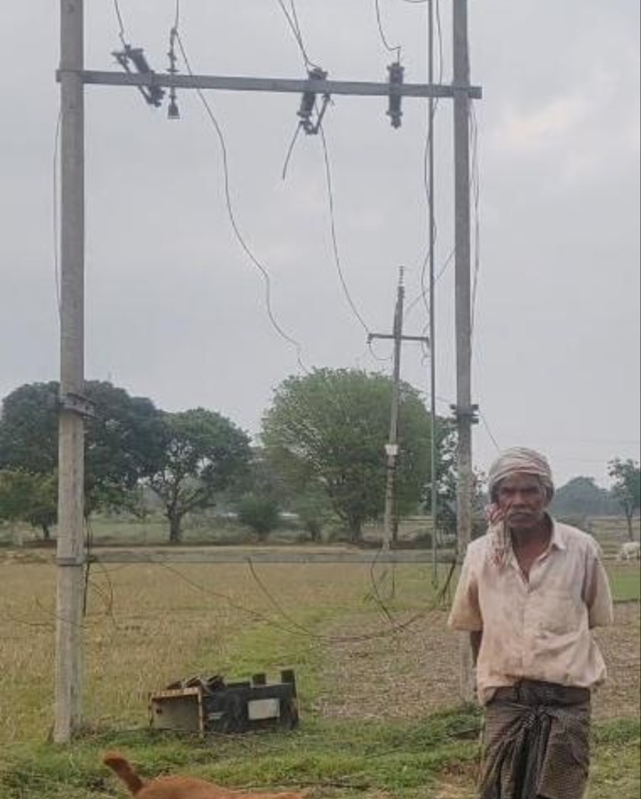 ट्रांसफॉर्मर और हजारों मीटर तार की चोरी से ग्रामीण आक्रोशित