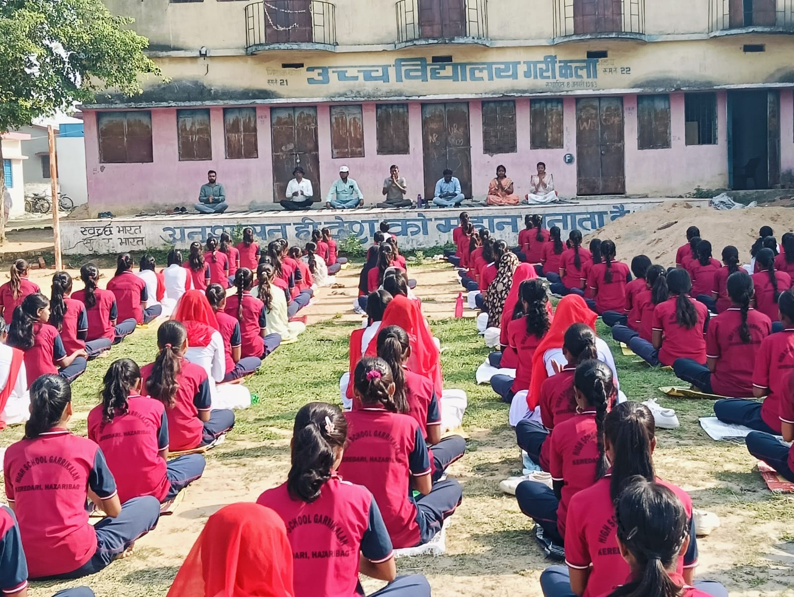 गार्रीकलां उच्च विद्यालय में समर कैंप का आयोजन, योग से लेकर दौड़ तक बच्चों ने दिखाया दम।