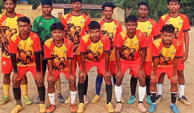 पांच परगना स्पोर्ट्स एसोसिएशन द्वारा आयोजित फुटबॉल लीग के सी ग्रुप का अंतिम मैच