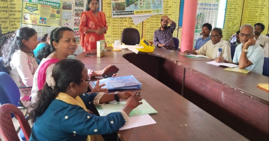 पंचायत स्तर पर किसानों को कम पानी वाले खेती को ले किया गया प्रेरित